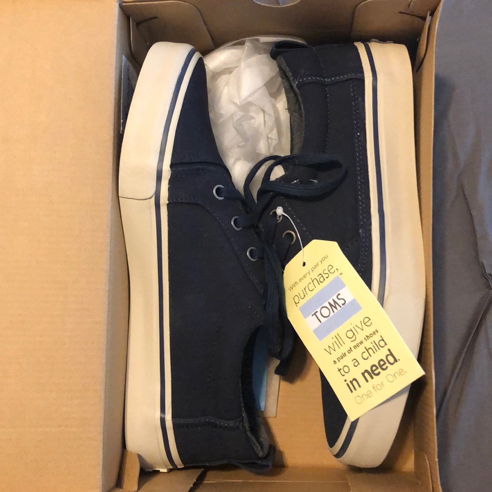 Toms Men Valdez shoes.